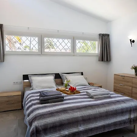 וילה Azure Horizon And Breeze - Panoramic Ocean View And Heated Pool
