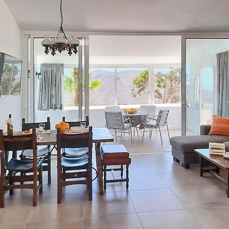 Azure Horizon And Breeze - Panoramic Ocean View And Heated Pool וילה