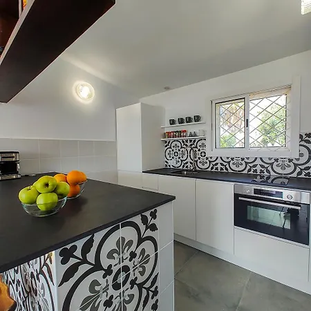 וילה Azure Horizon And Breeze - Panoramic Ocean View And Heated Pool *